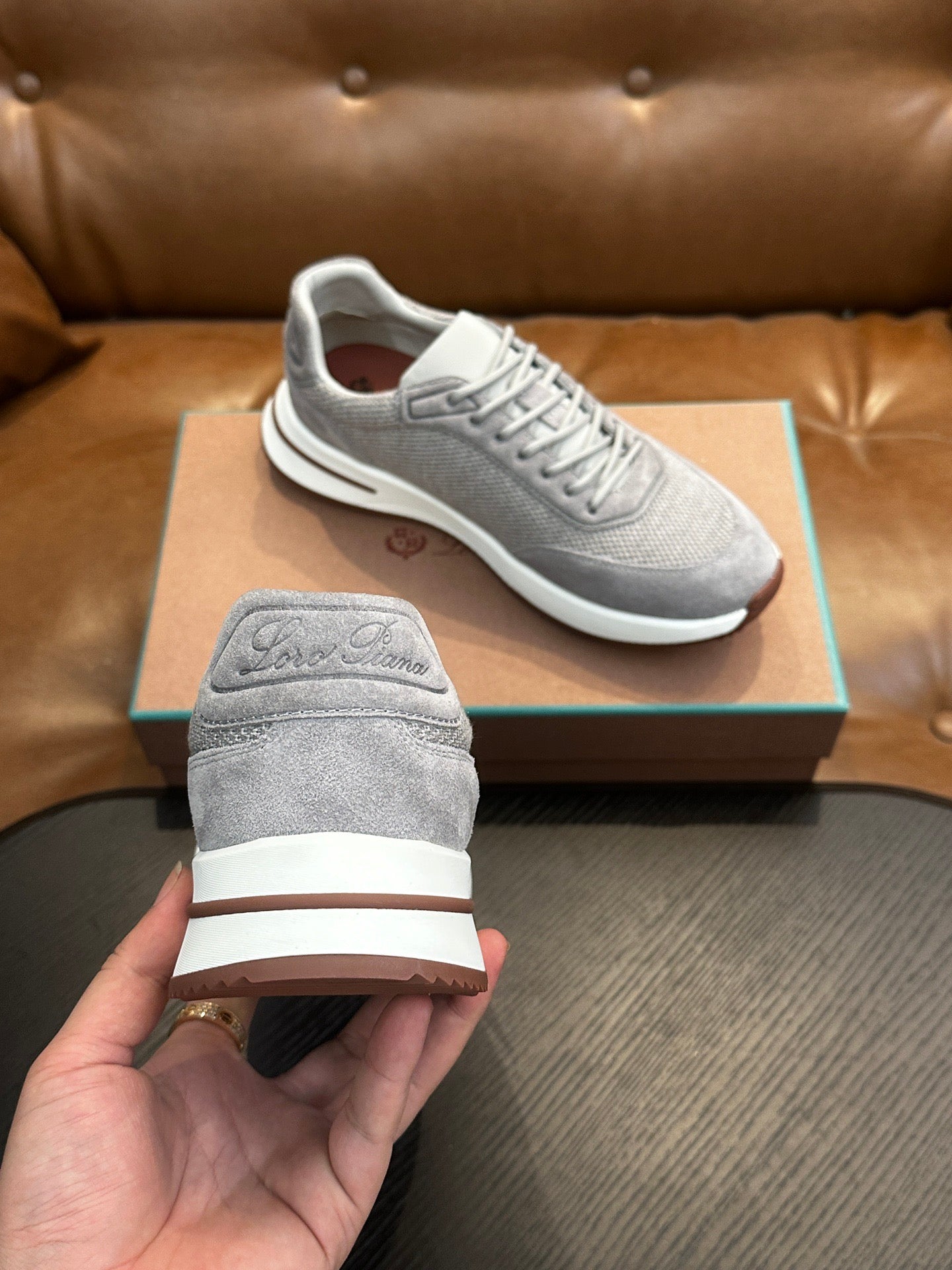 LP Sneakers