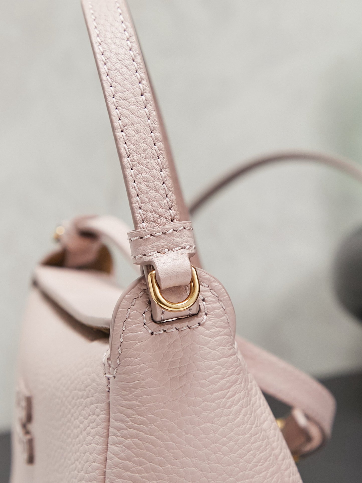 Miu Miu Cross Body Bag 18x10x7cm