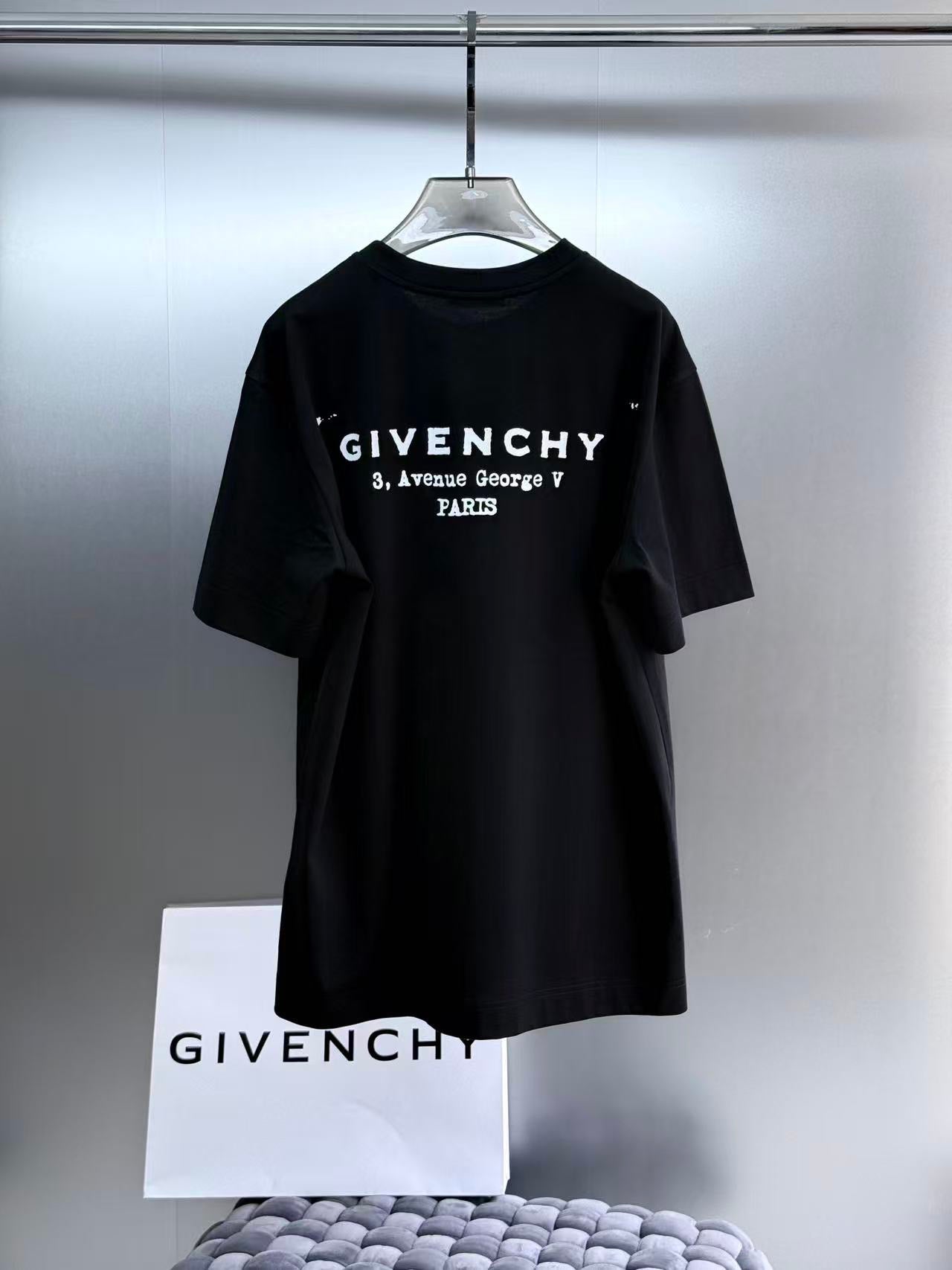 Givenchy T-Shirt
