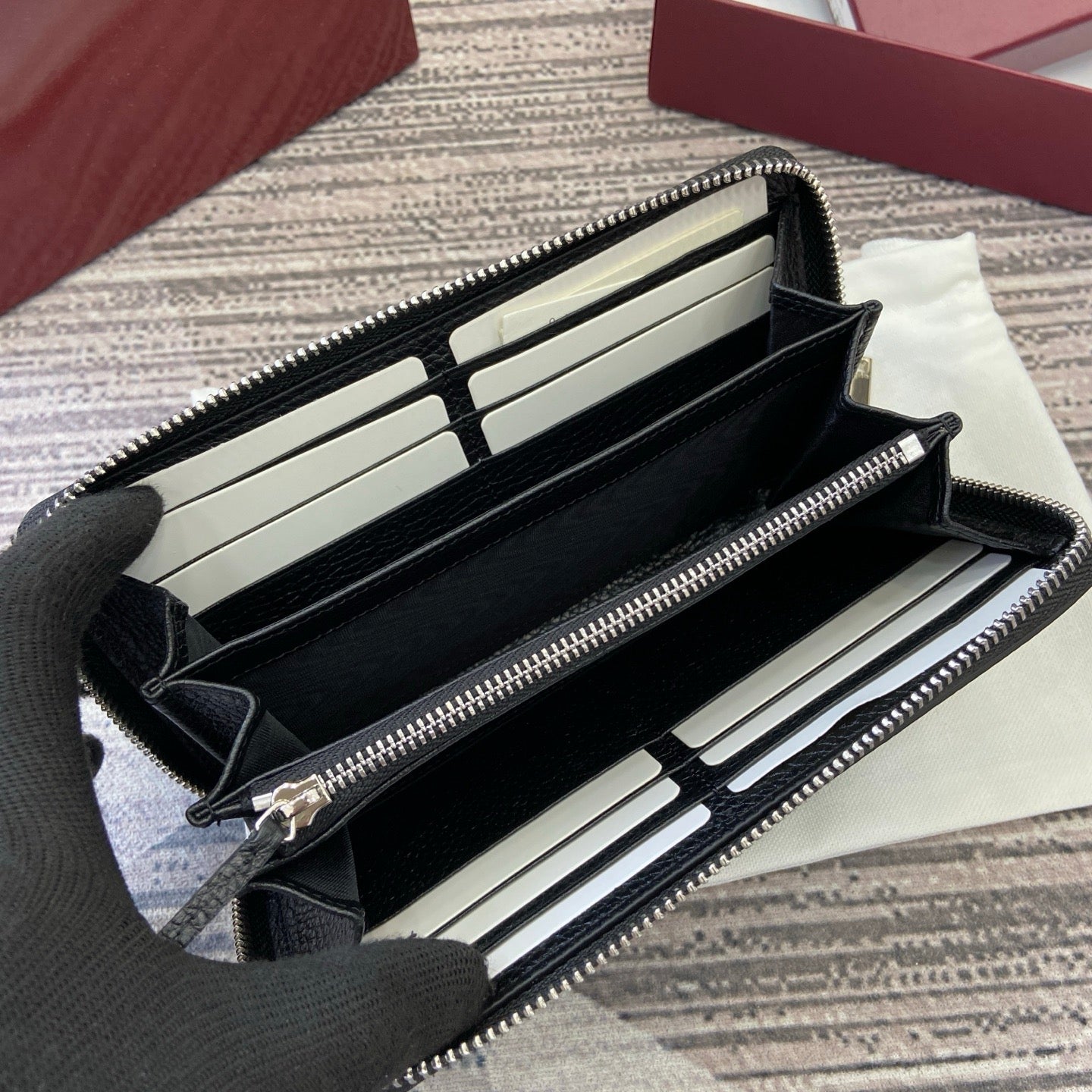 Gucci Long Zipped Wallet