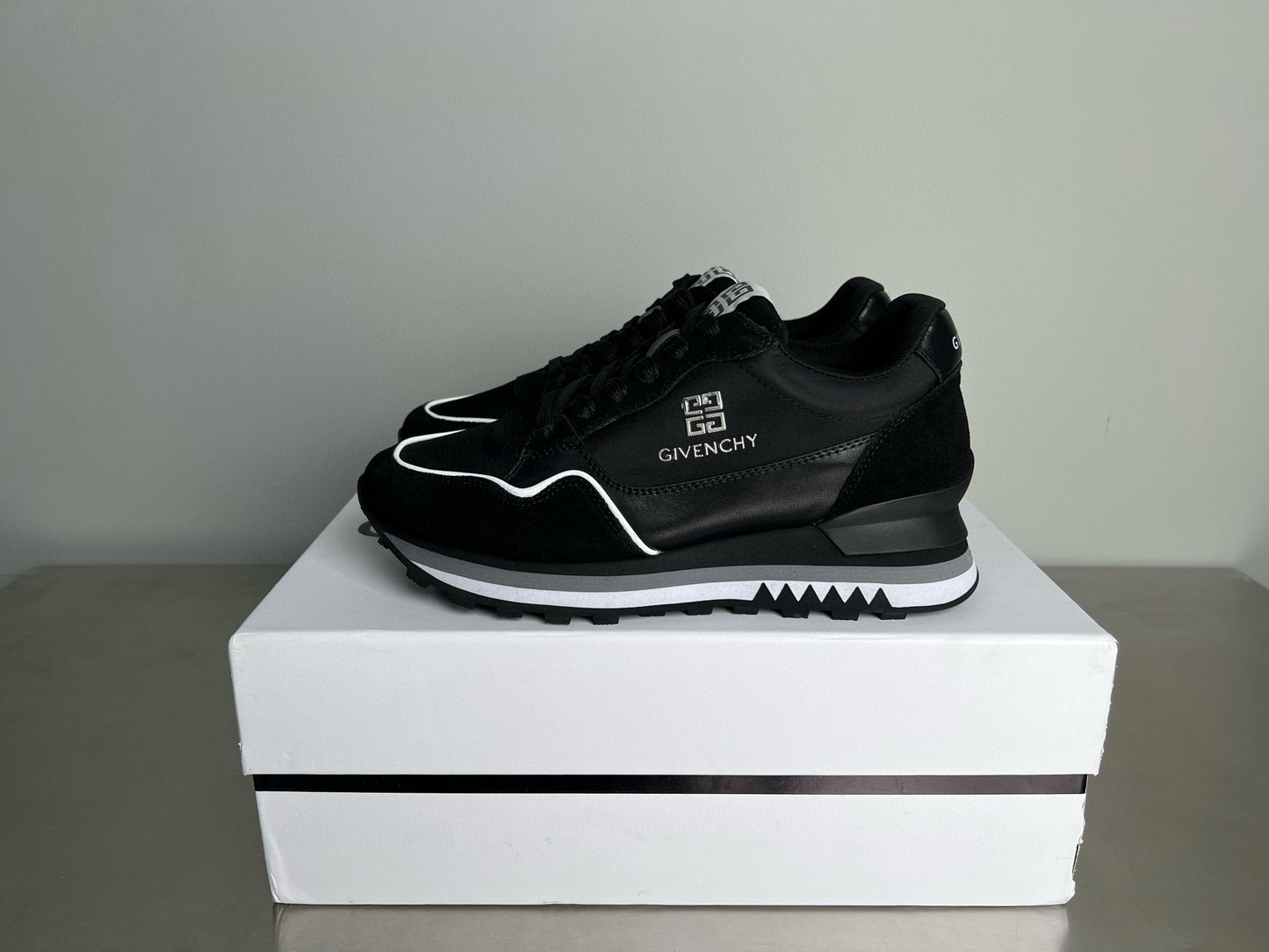 Givenchy Sneakers