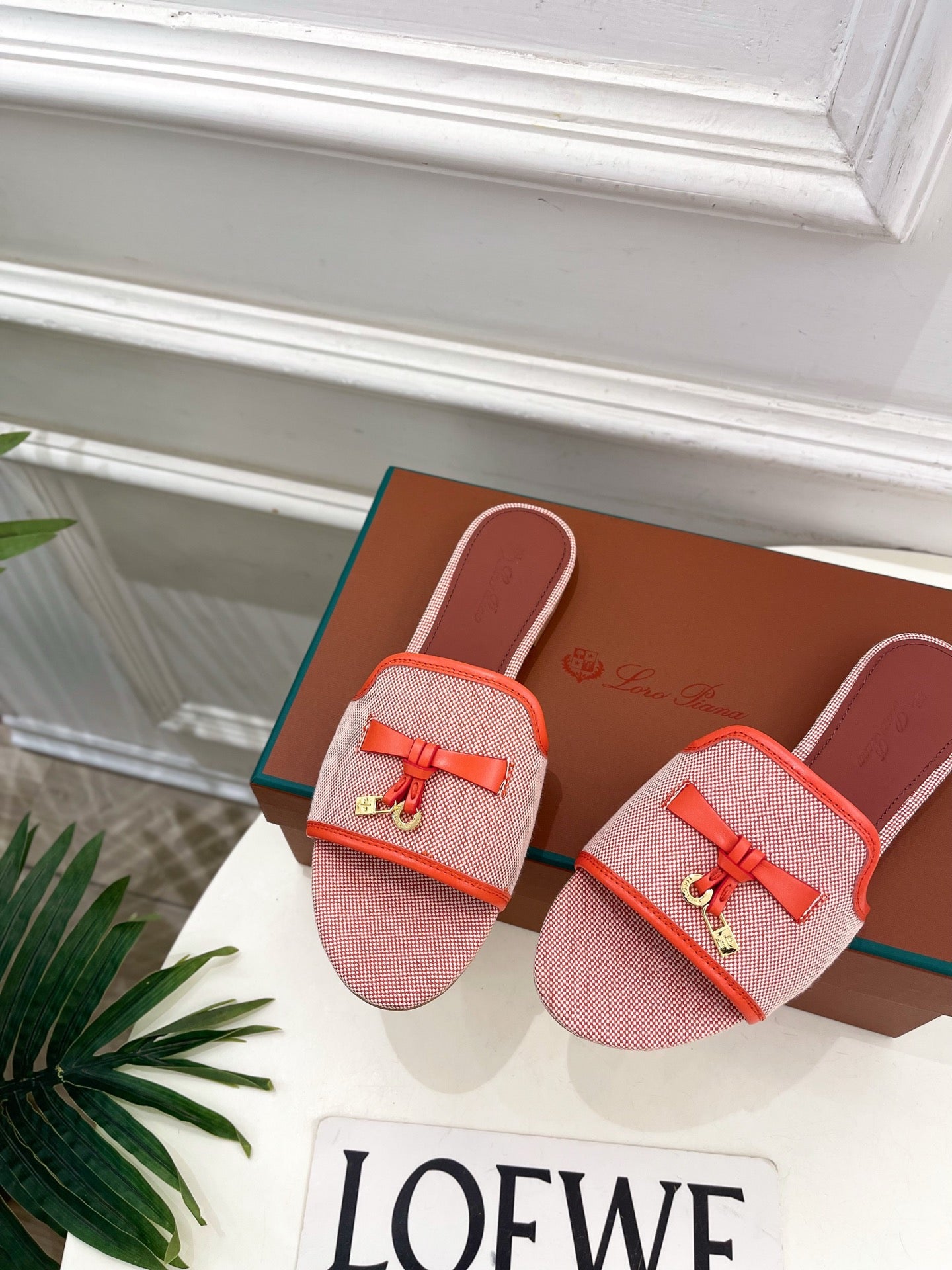 LP Sandals