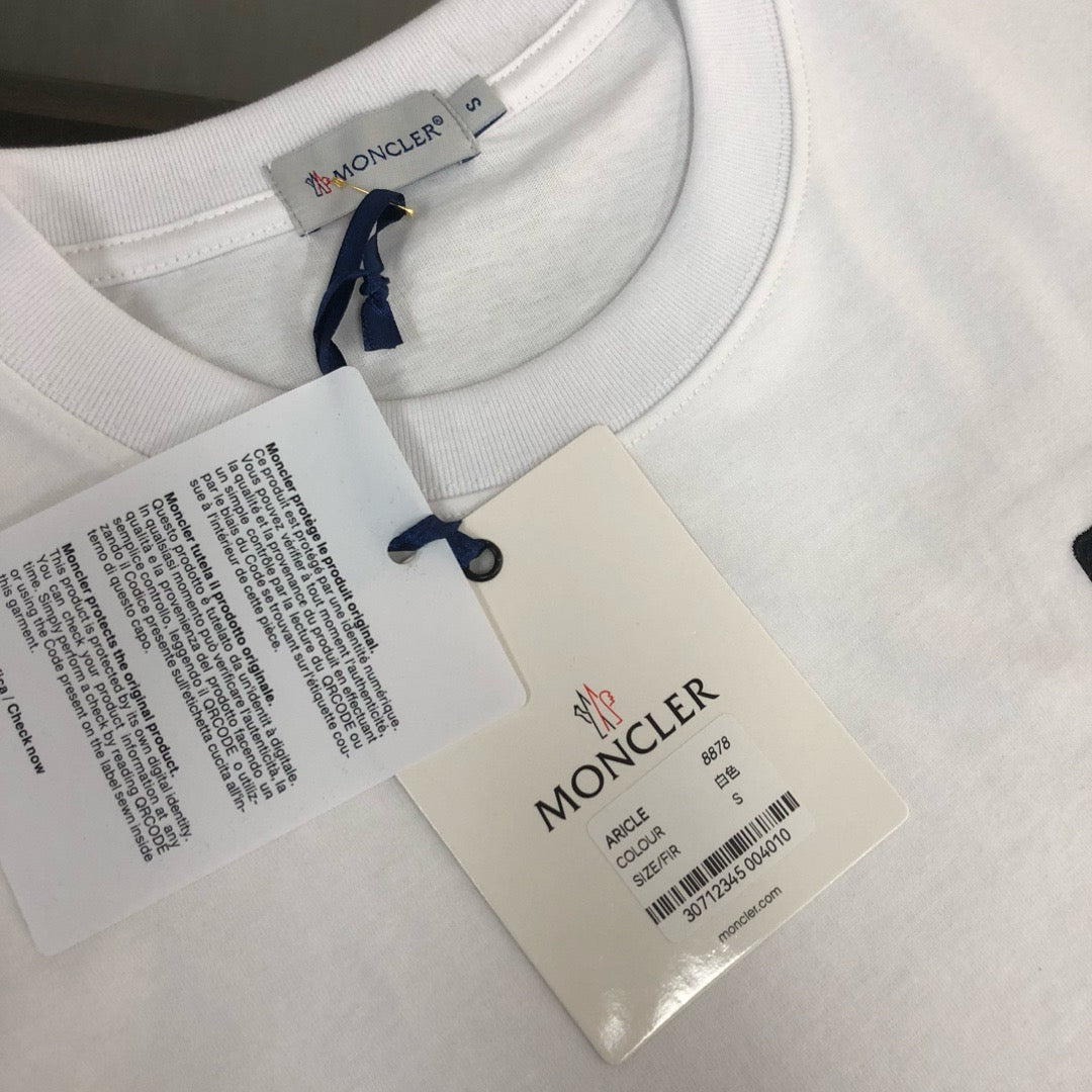 Moncler T-shirt