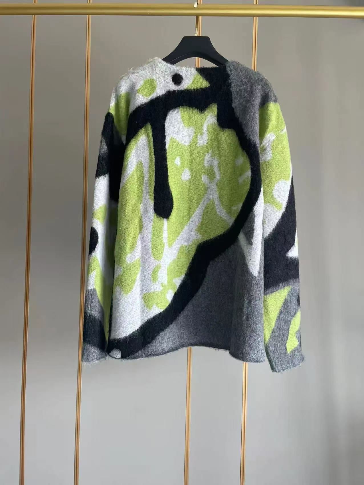 GVC Sweater (Size M / Chest 114)