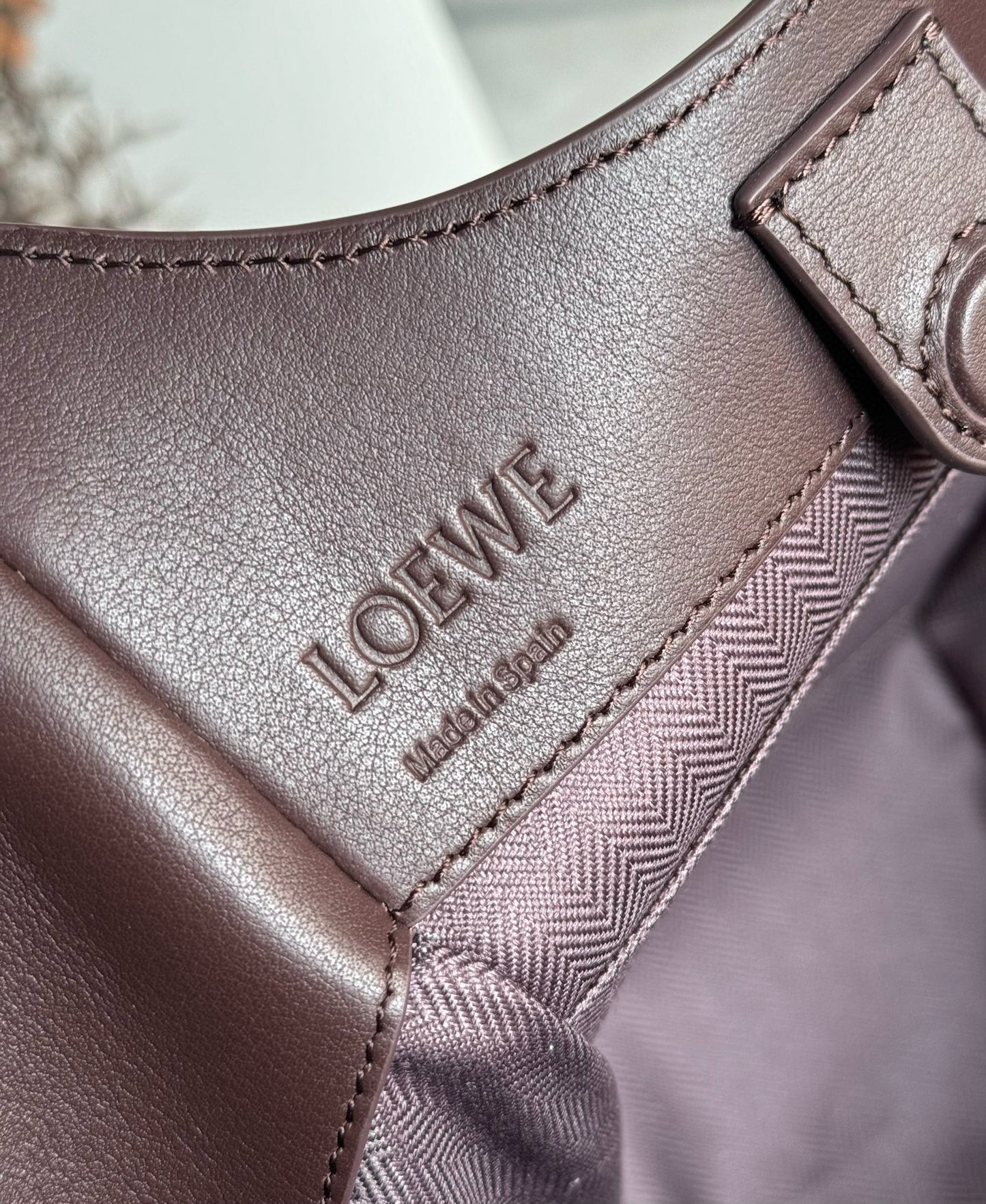 Loewe Hammock Flip Shoulder Bag(15x22.5x22cm)