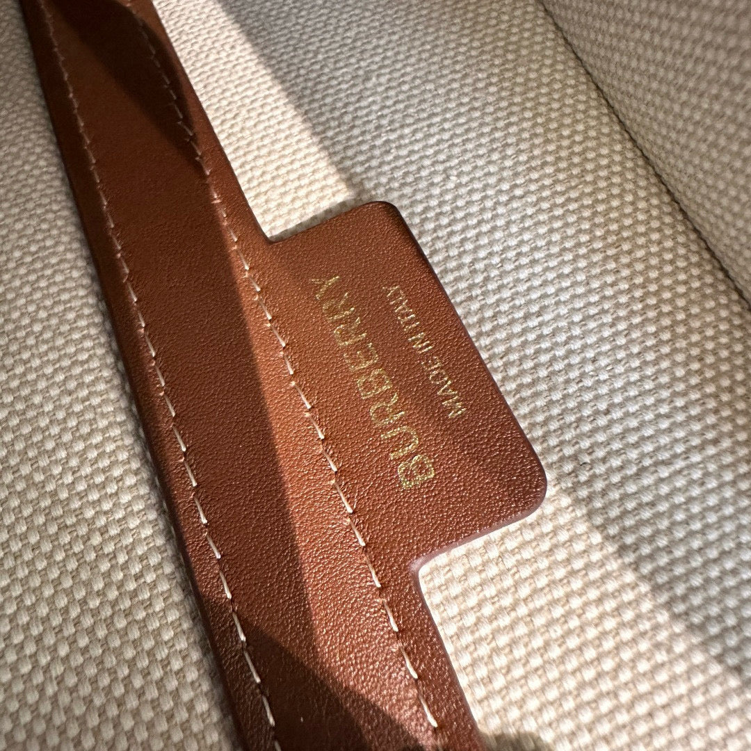 Burberry Peggy Bag