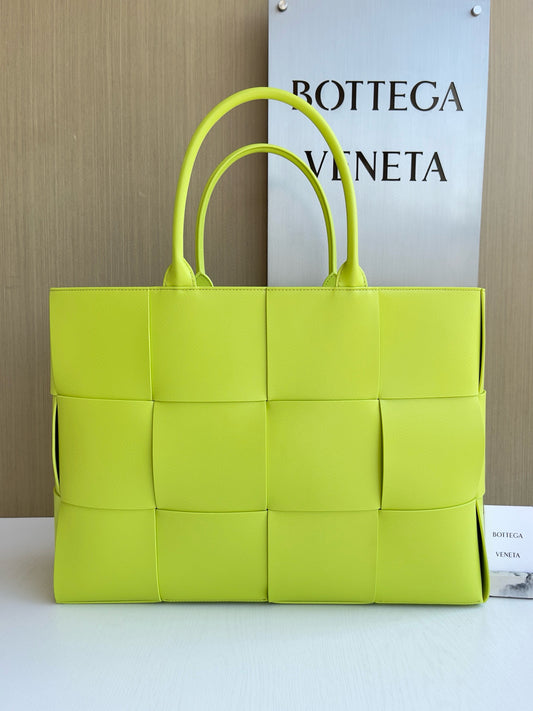 BV Arco Tote Bag
