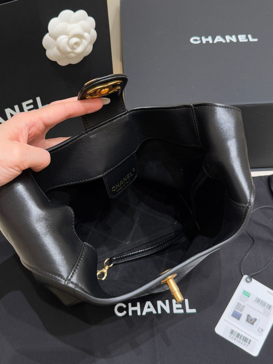 Chanel 25P Hobo (27x23x21cm)