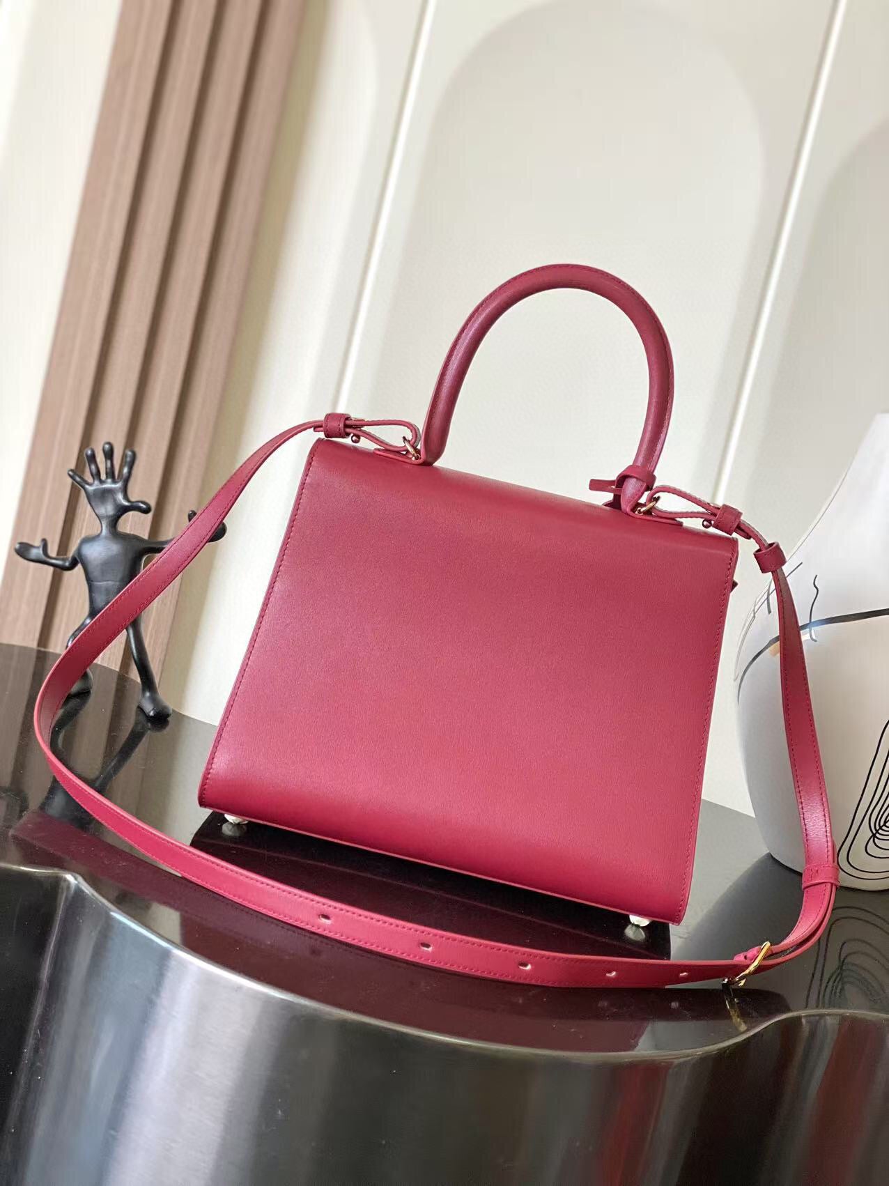 Delvaux Sling Bag (28*15*22cm)