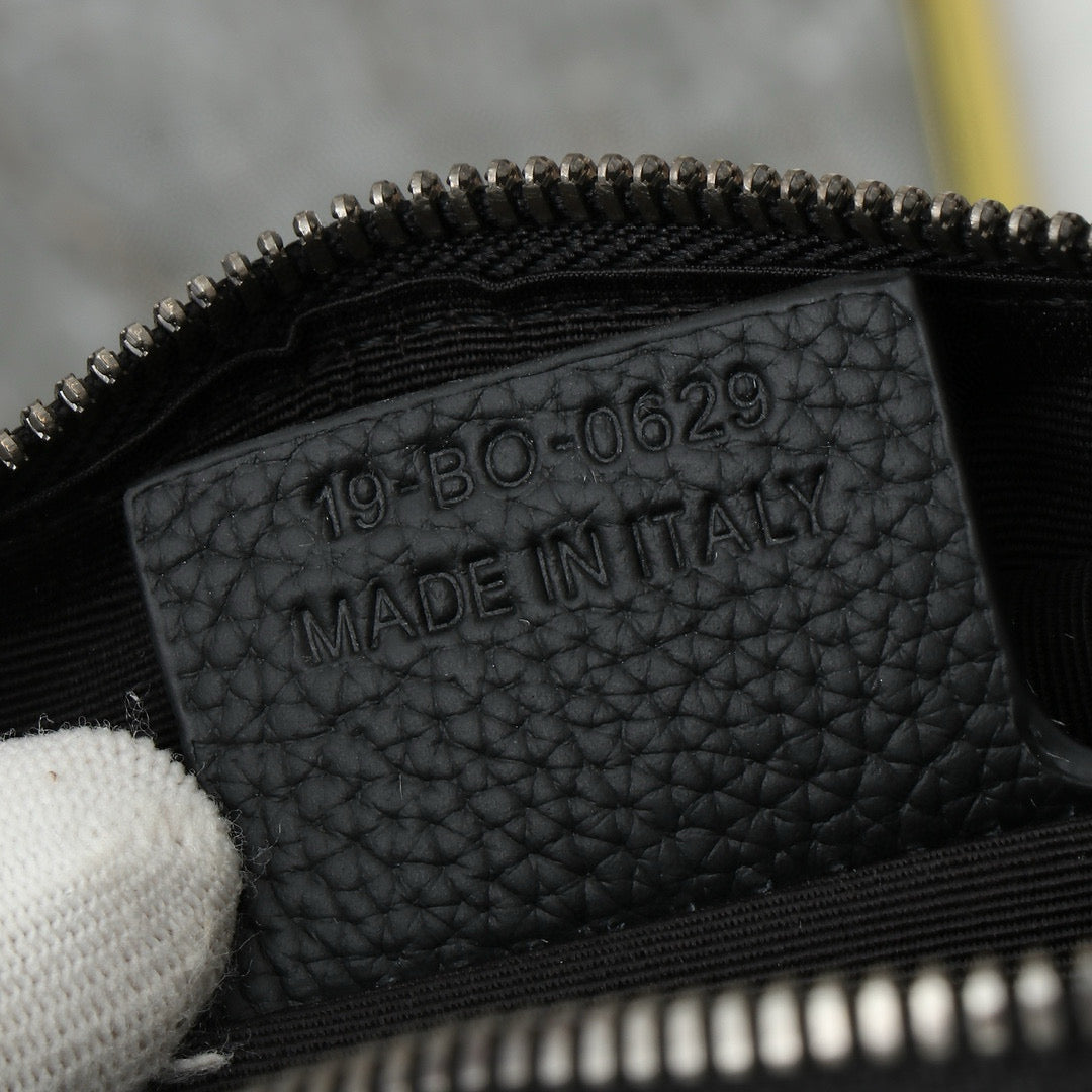 Dior Rider 2.0 Zipped Messenger Bag