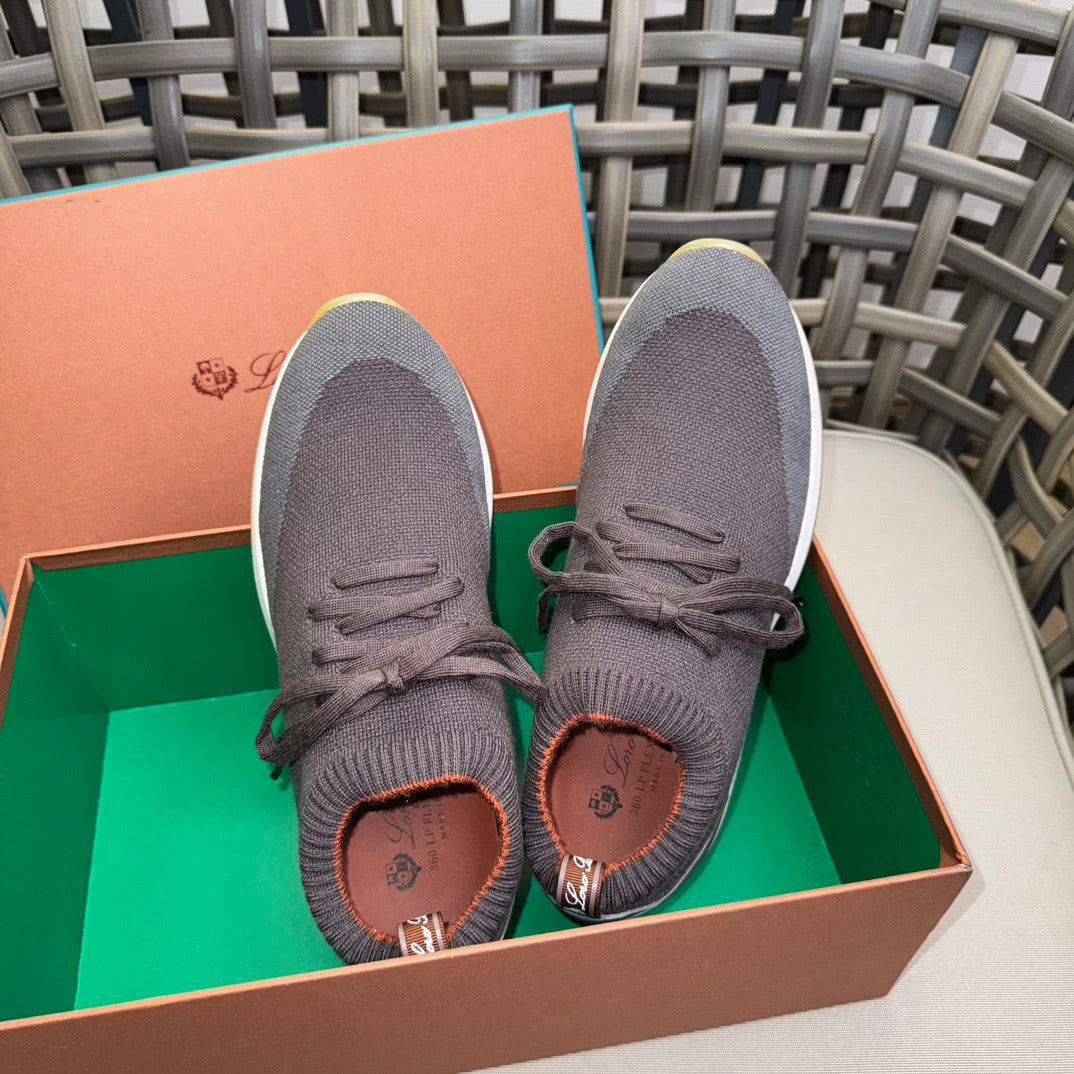 LP Sneakers