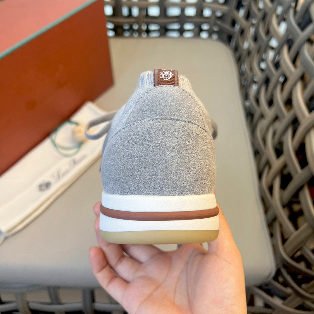 LP Sneakers