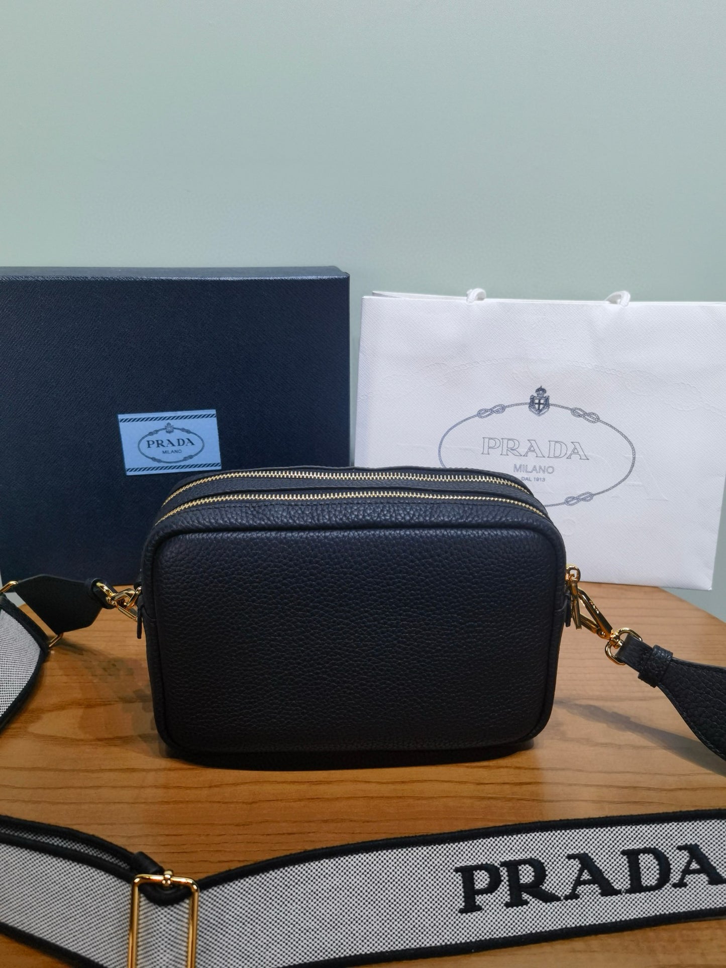 PD Small Camera Crossbody Bag 22x14x8cm