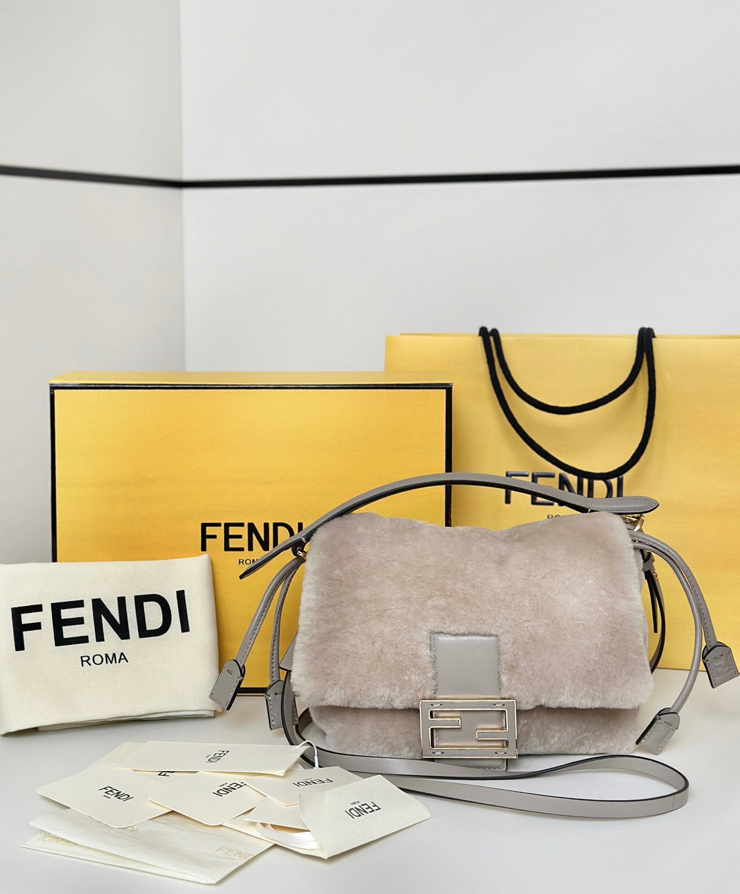 Fendi Mamma Baguette Bag (Small)