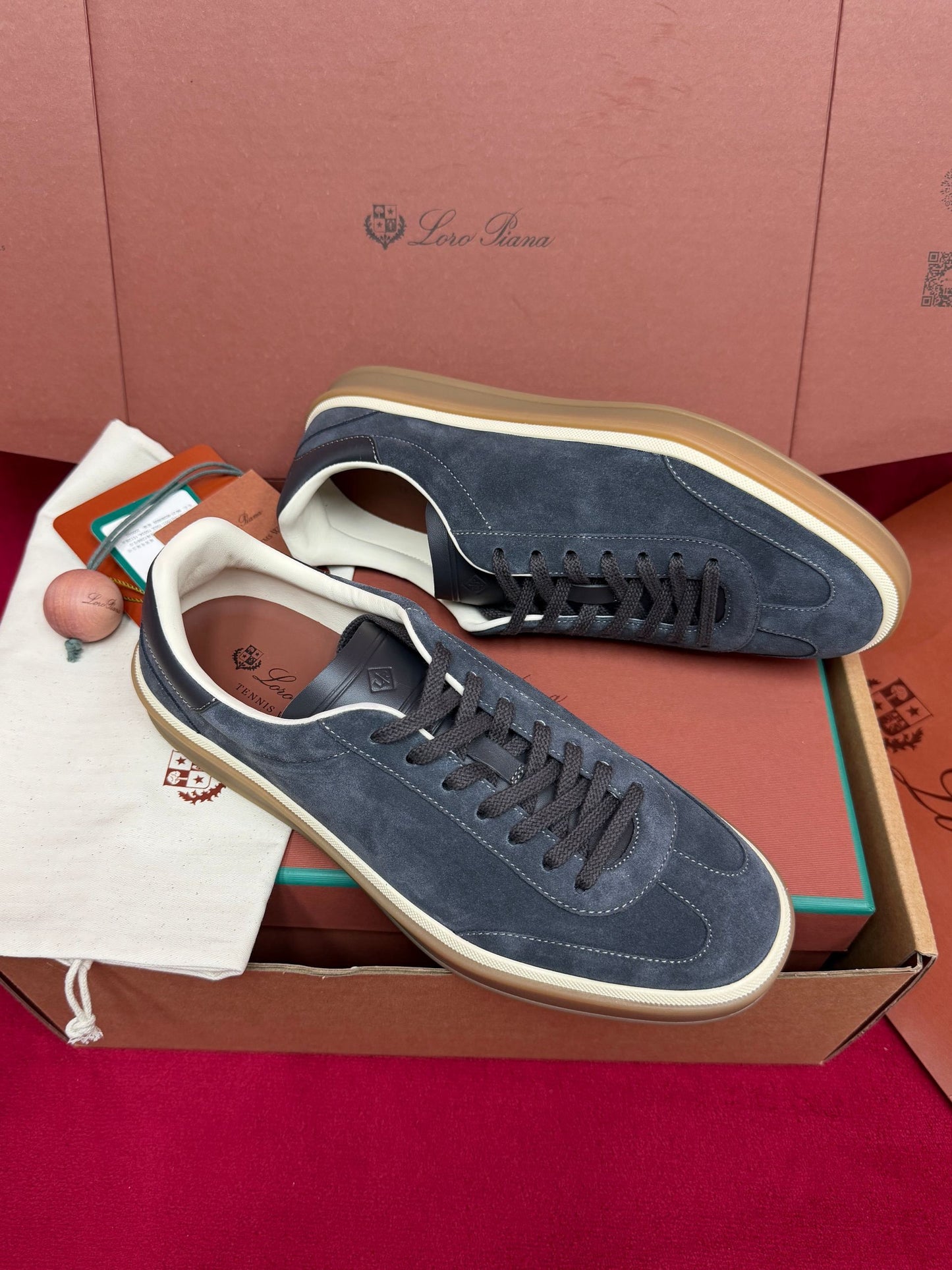 LP Sneaker