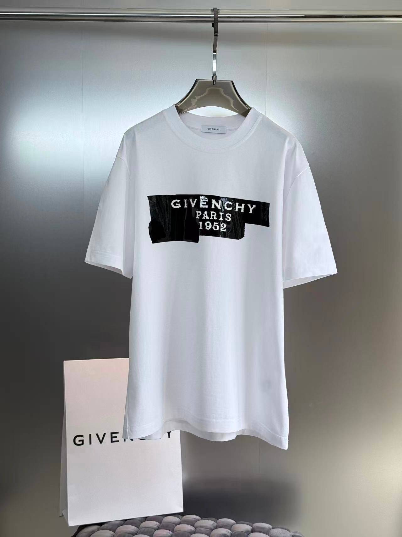 Givenchy T-Shirt