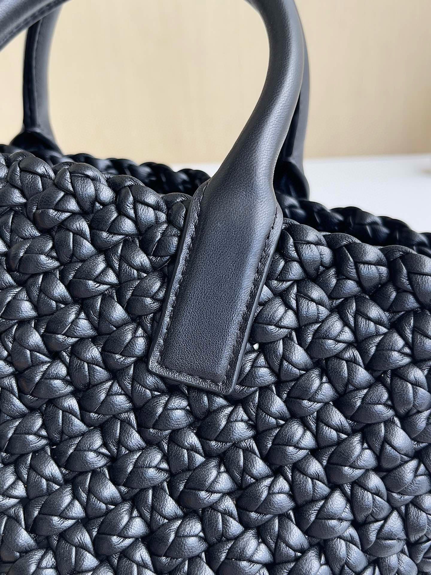 BV Mini Cabat Bag