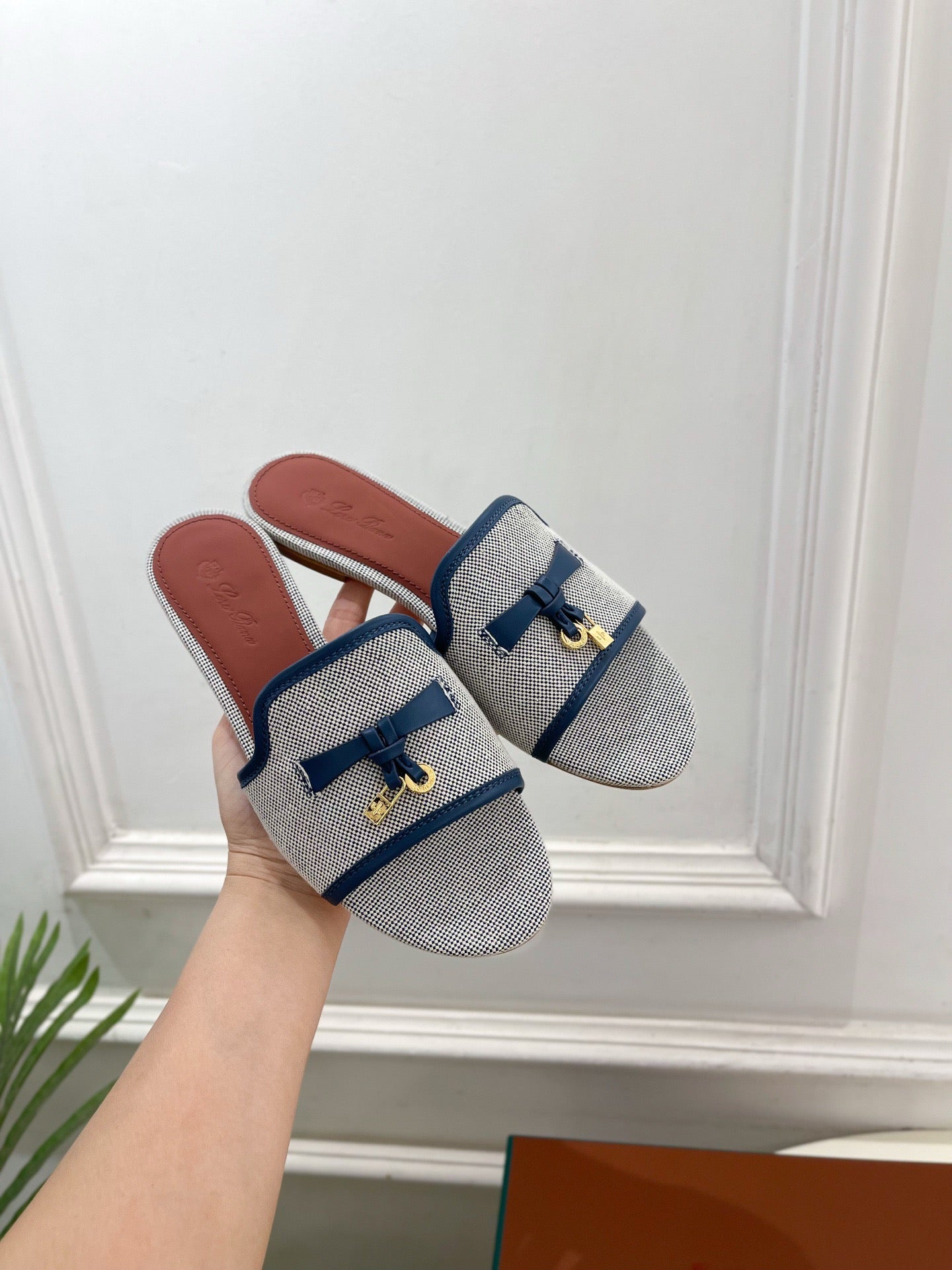 LP Sandals