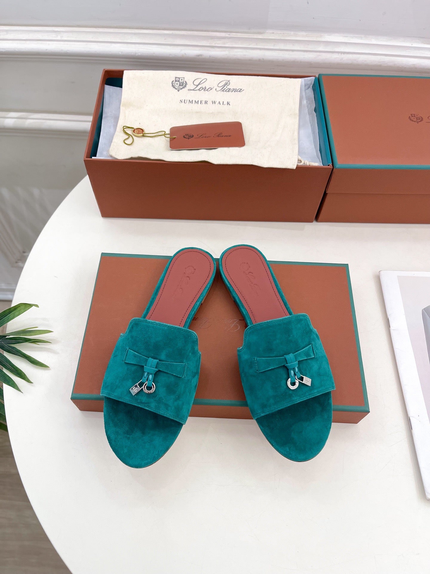 LP Sandals