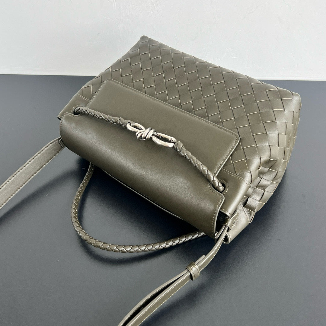 BV Cross Body Bag 29x20x13CM