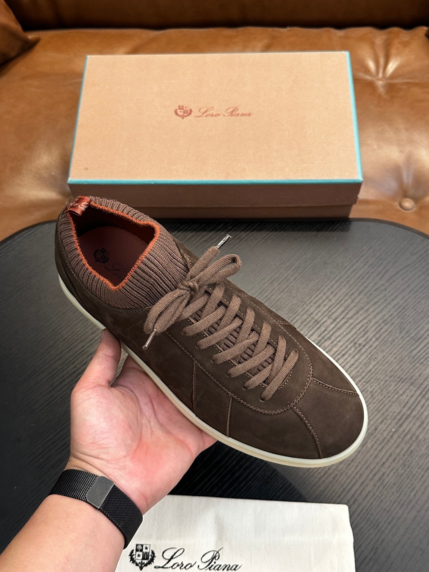LP Sneakers