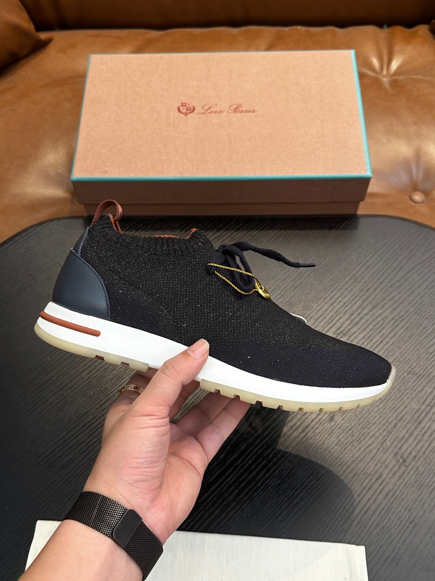 LP Sneakers