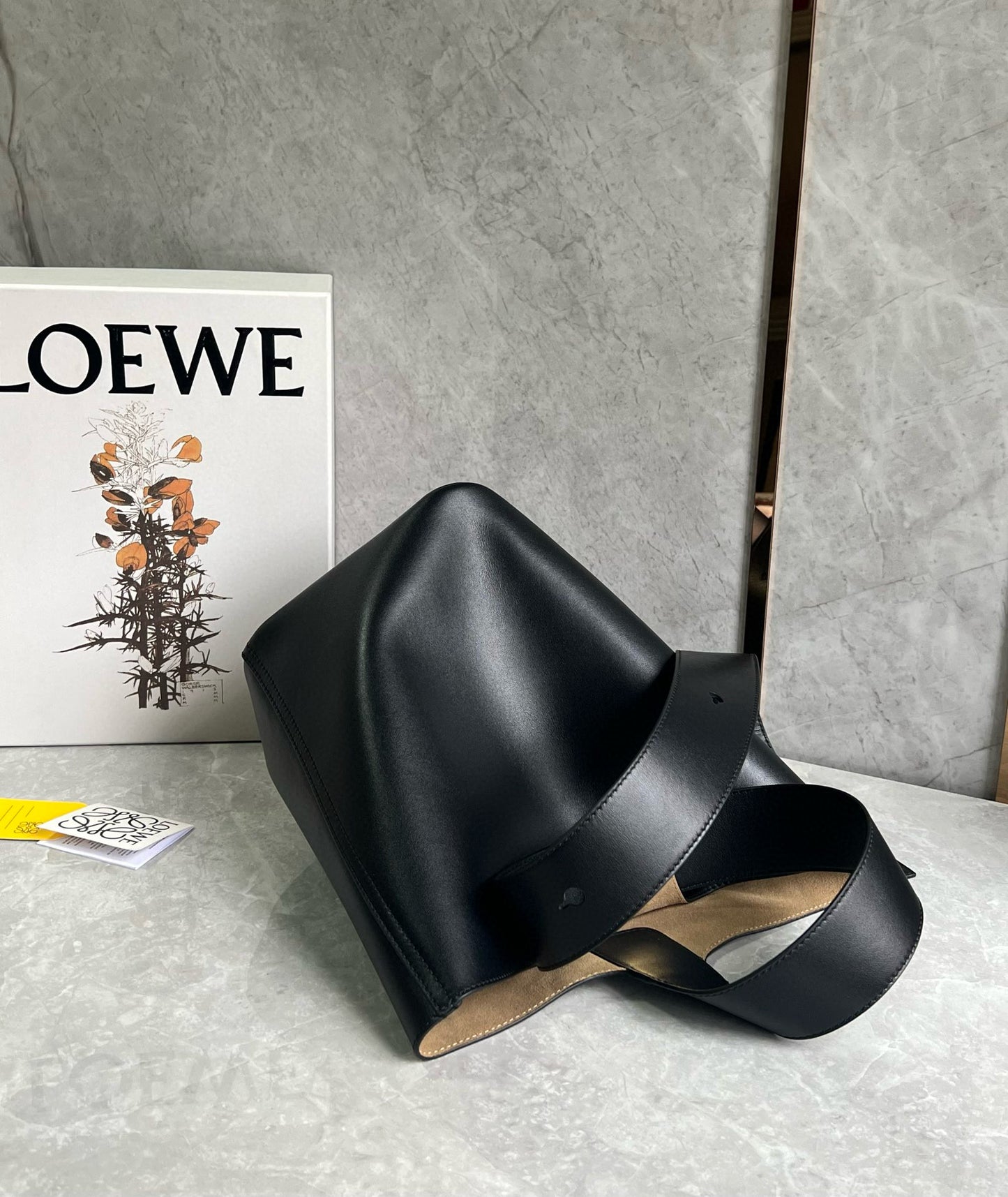 Loewe Pebble Bucket Bag(24.5x23.5x28cm)