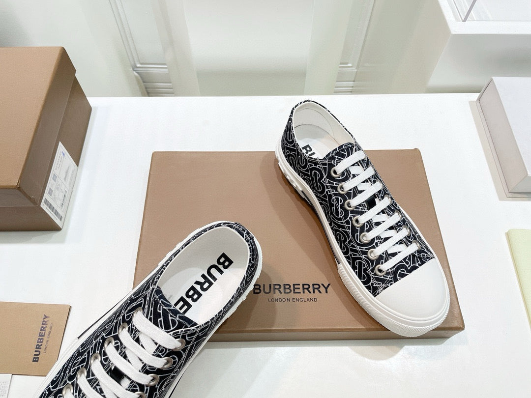 Burberry Sneakers