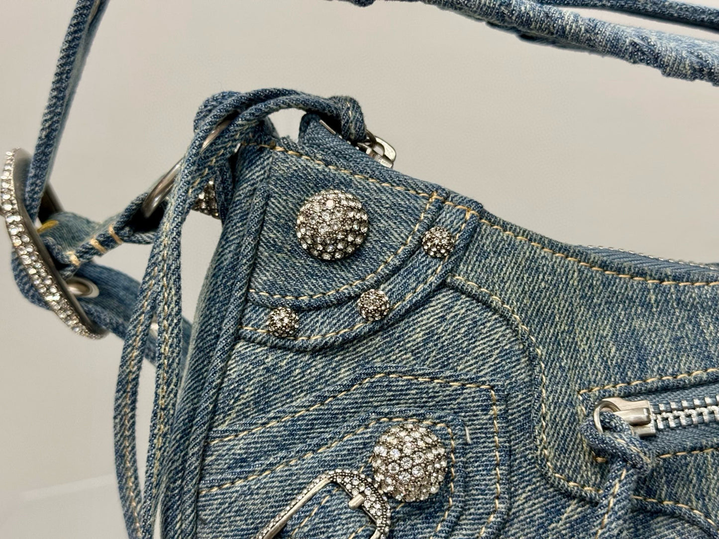 BLCG Le Cagole Moon Bag(33x16x8.4cm)