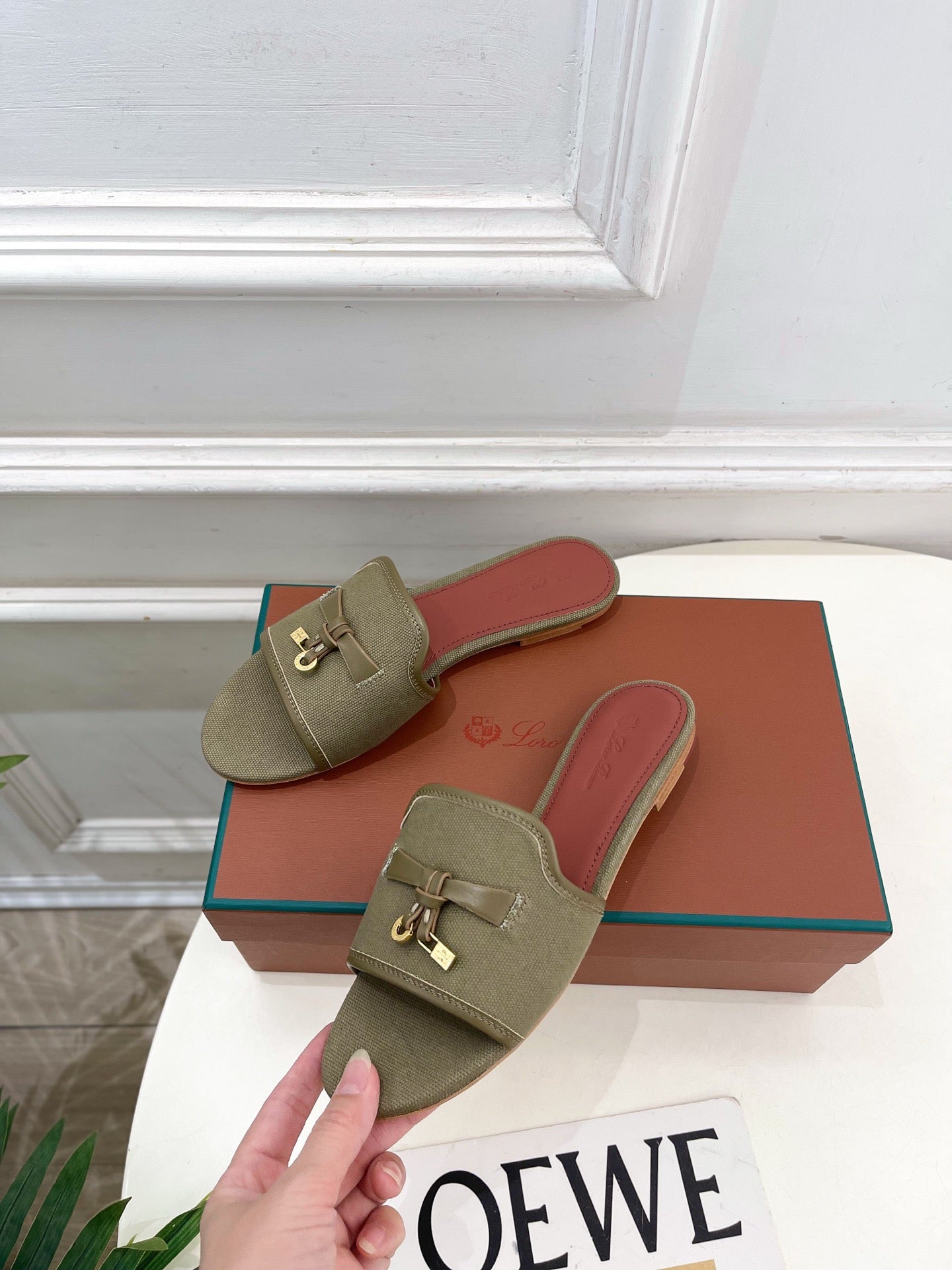 LP Sandals