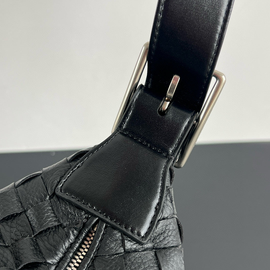 BV Hobo Bag 44x33x9CM