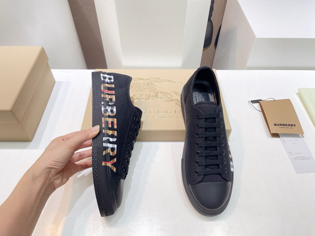 Burberry Sneakers