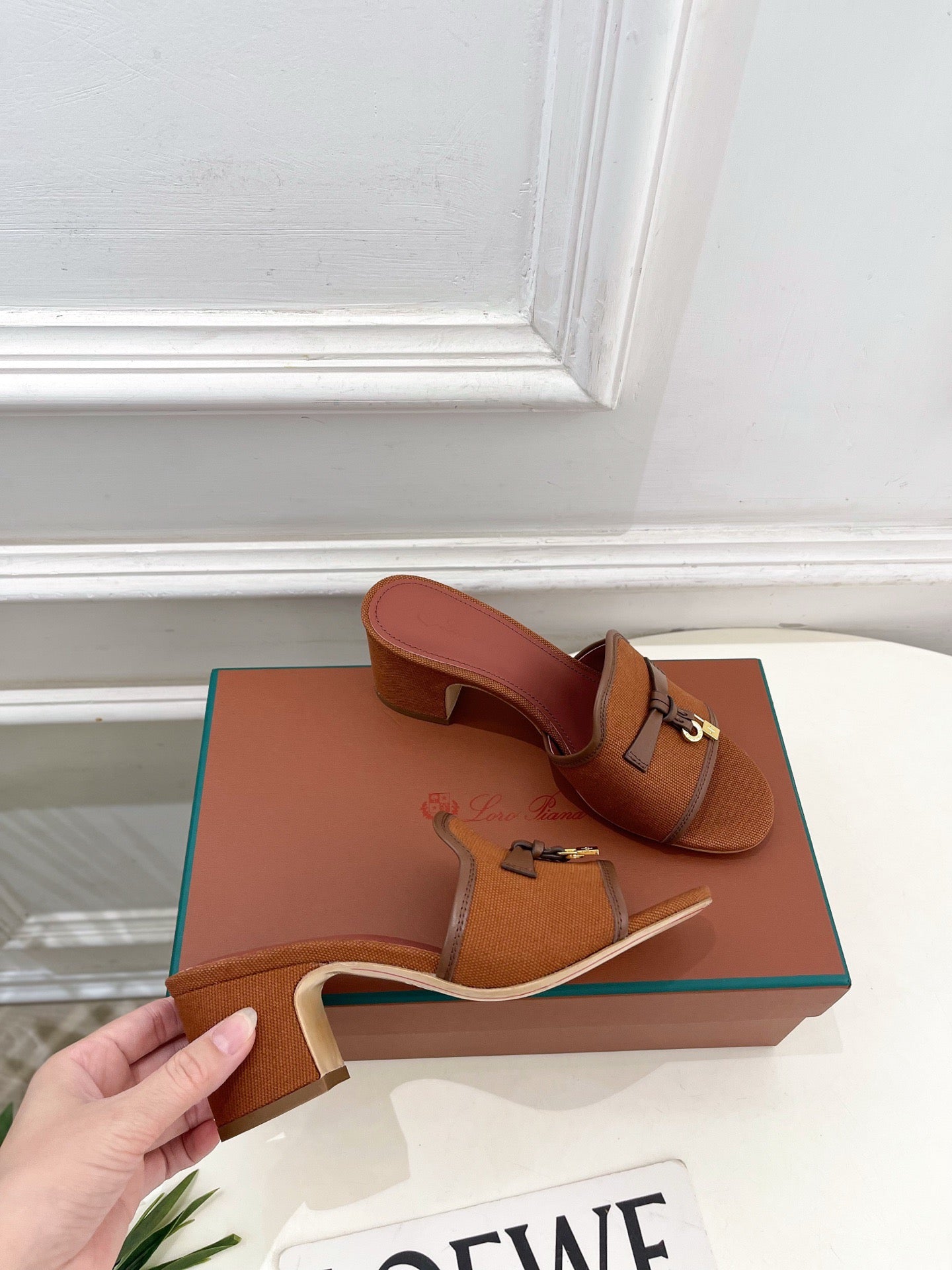 LP Sandals