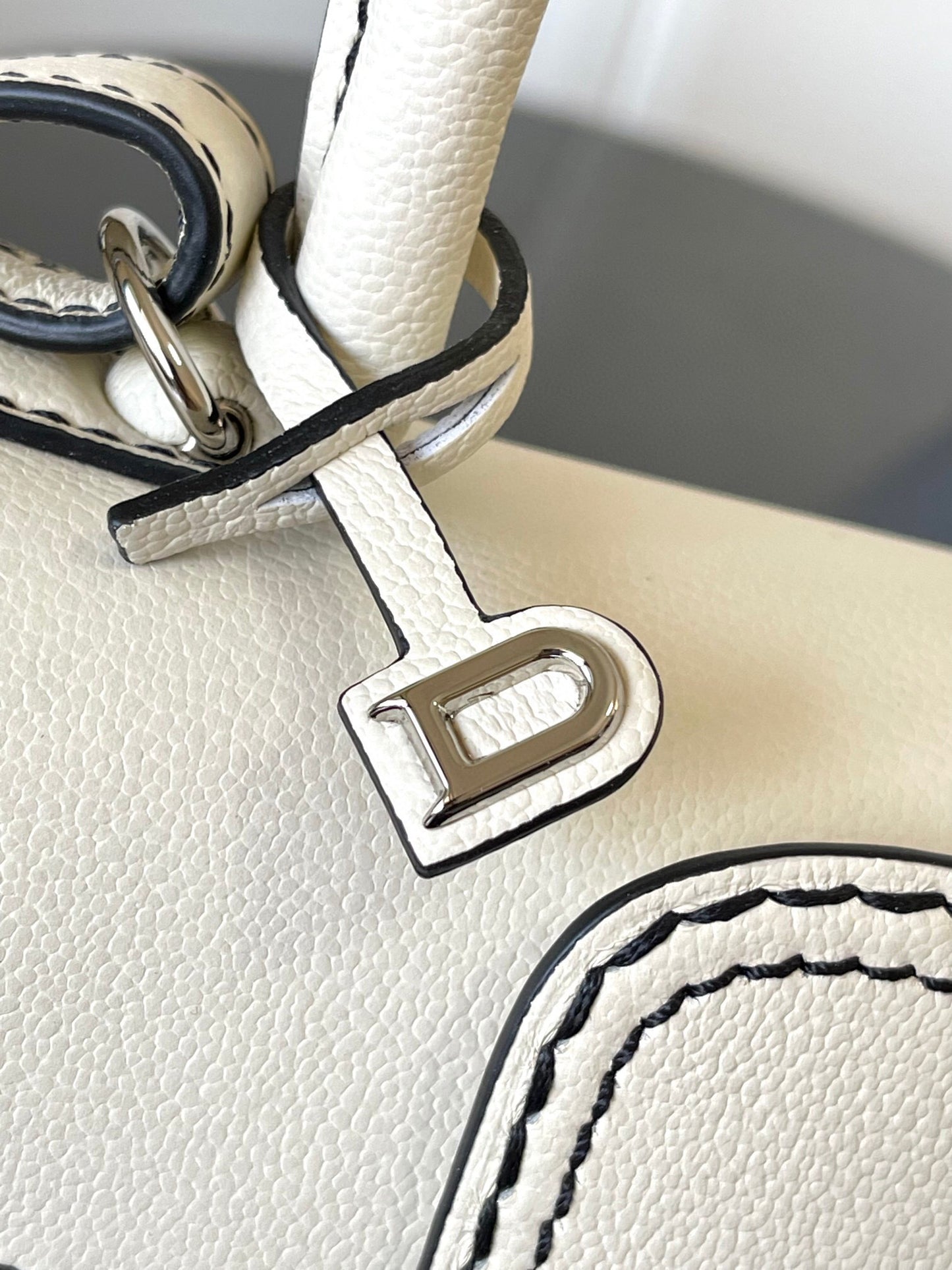 Delvaux Le Brilliant