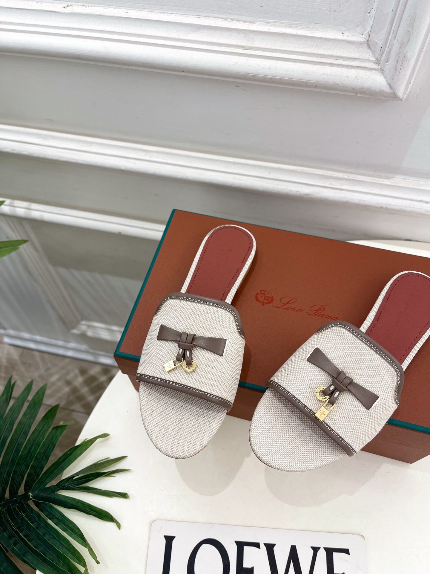LP Sandals