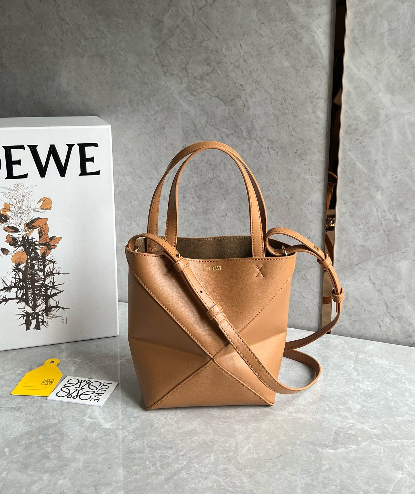 Loewe Puzzle Fold Tote Bag(20x16.5x9.5cm)