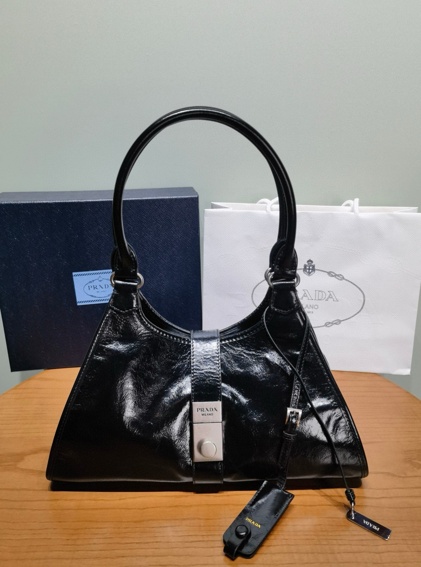 Prada Handbag 42x28x20cm