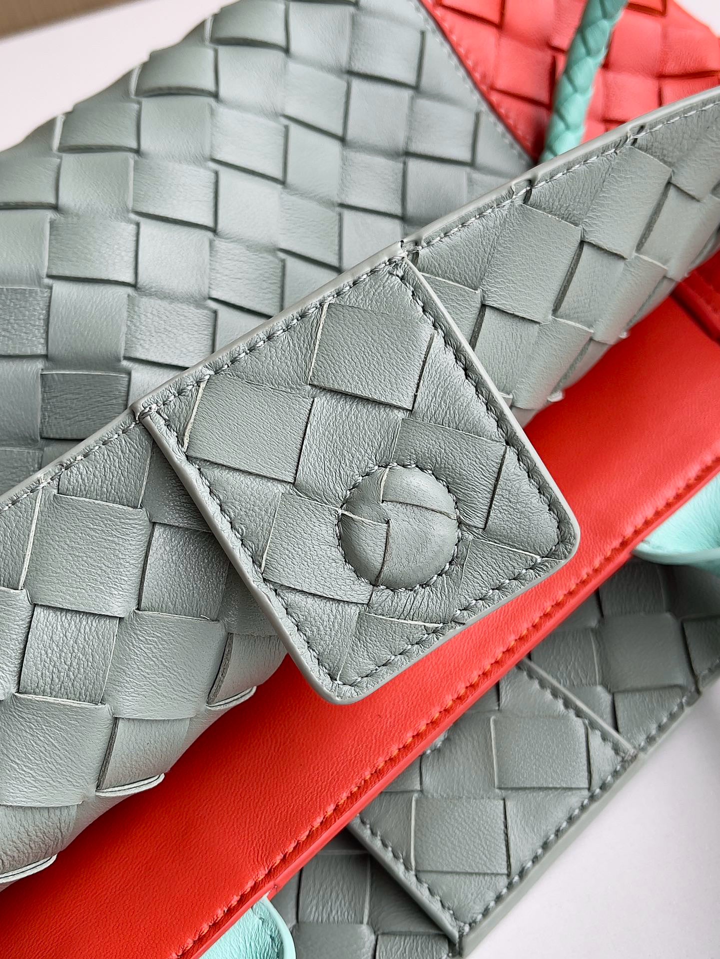 BV Andiamo East-West Tote Bag