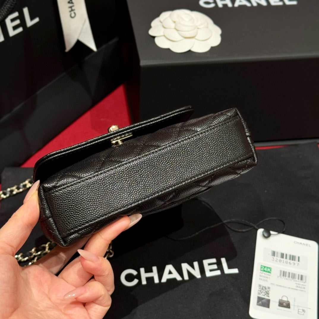 Chanel 24K Nano Coco Handle (11.5x14.5x5.5cm)