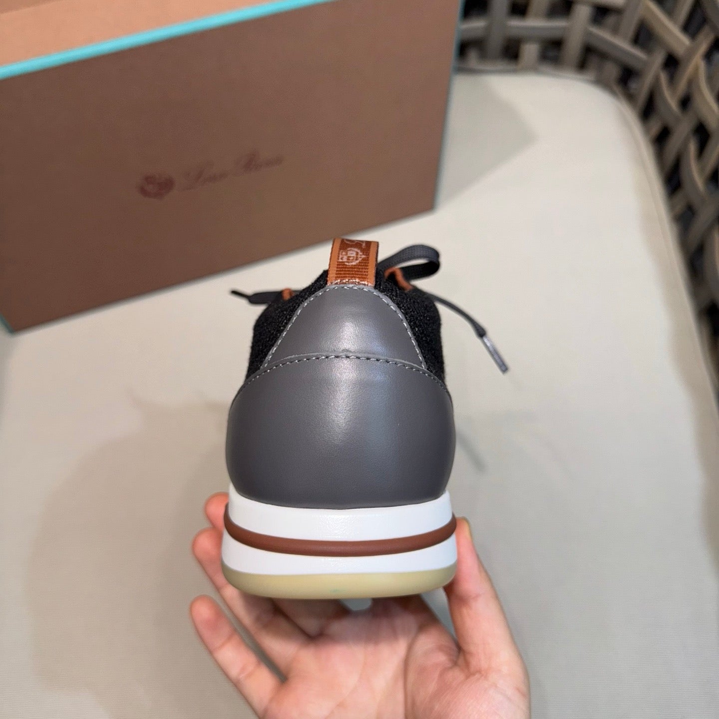 LP Sneakers