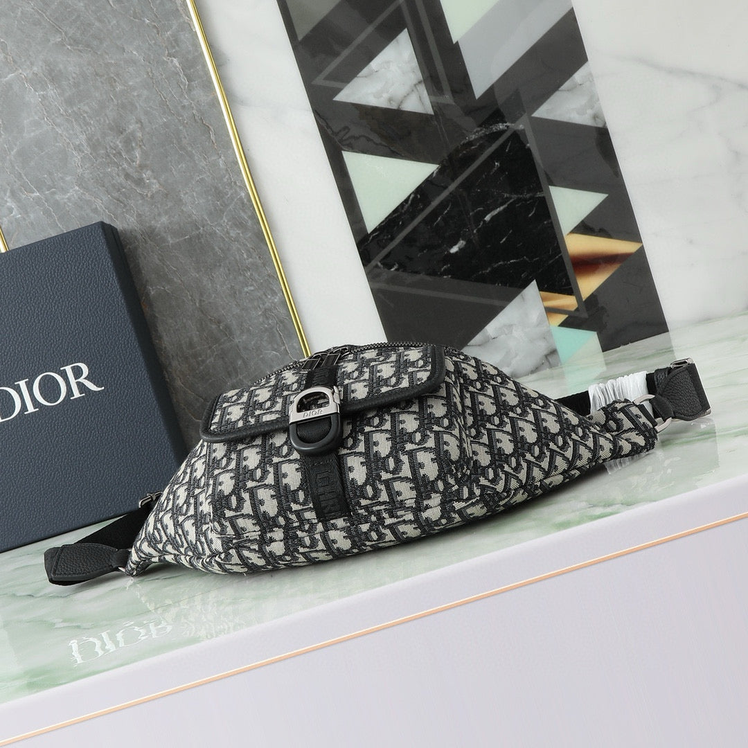Dior 8 Oblique Belt Bag