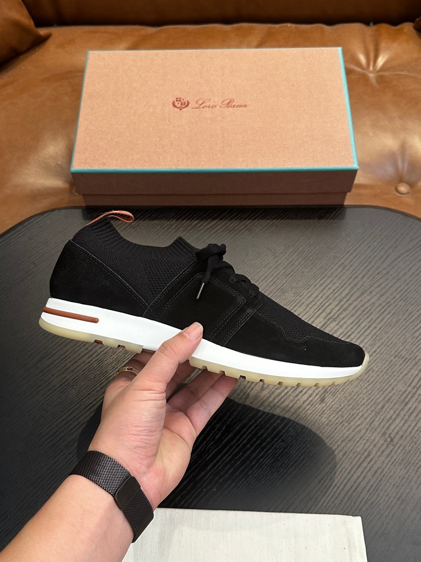 LP Sneakers
