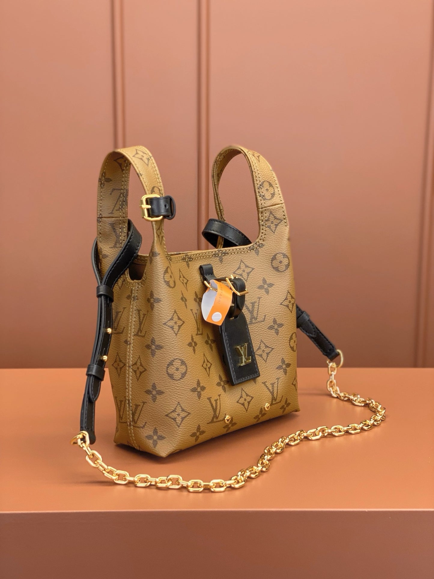 LV Atlantis BB M46816