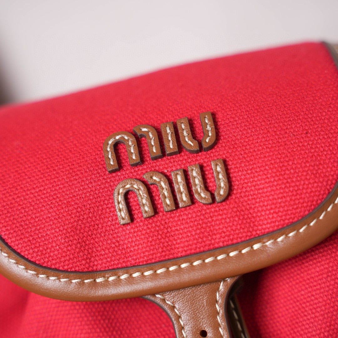 Miu Miu Backpack 22x18x11.5cm