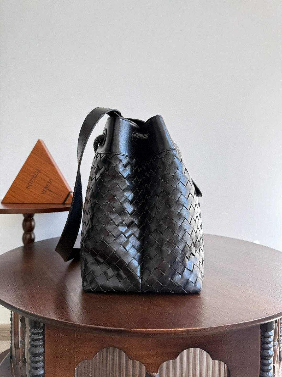 BV Intrecciato Andiamo Bag
