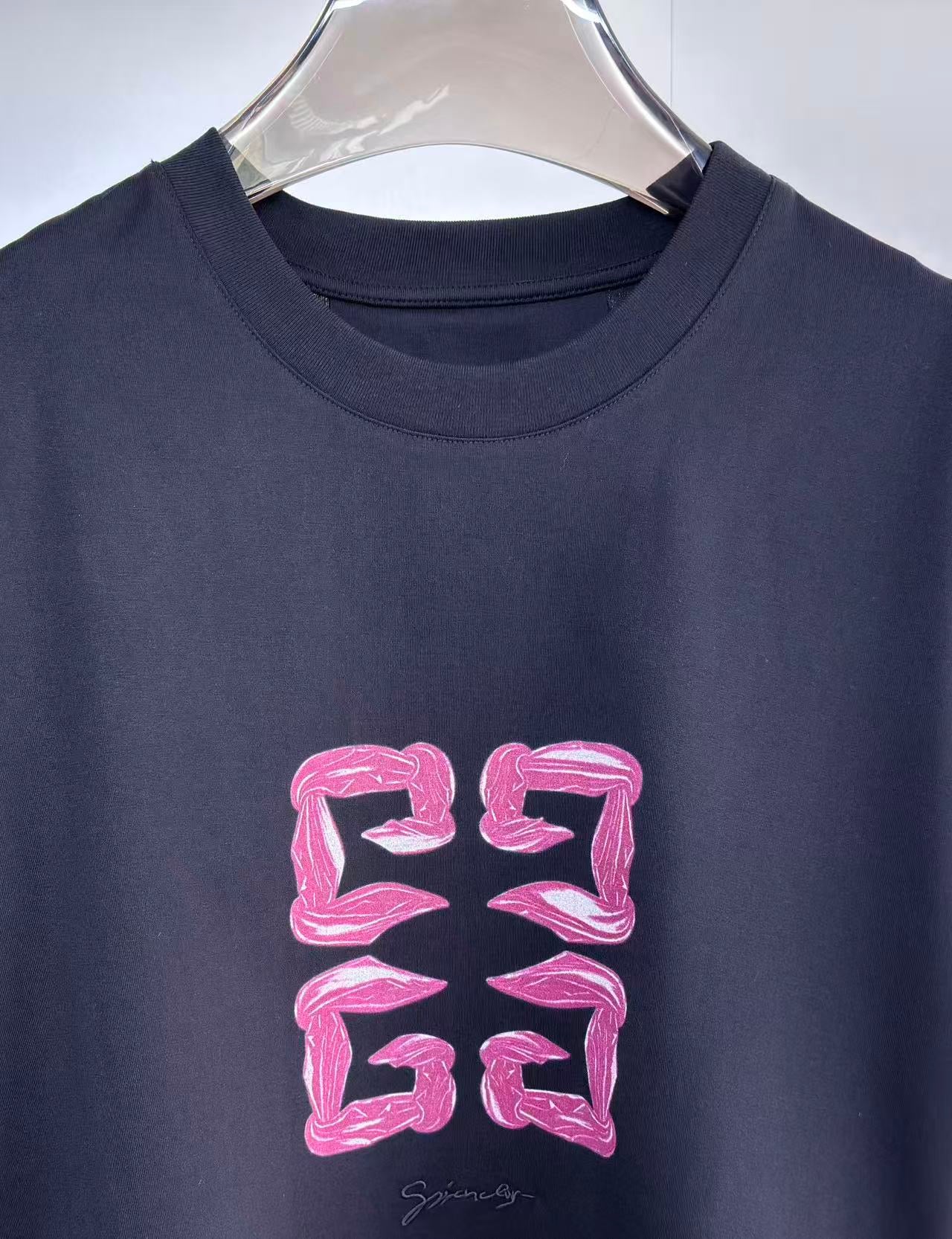 Givenchy T-Shirt