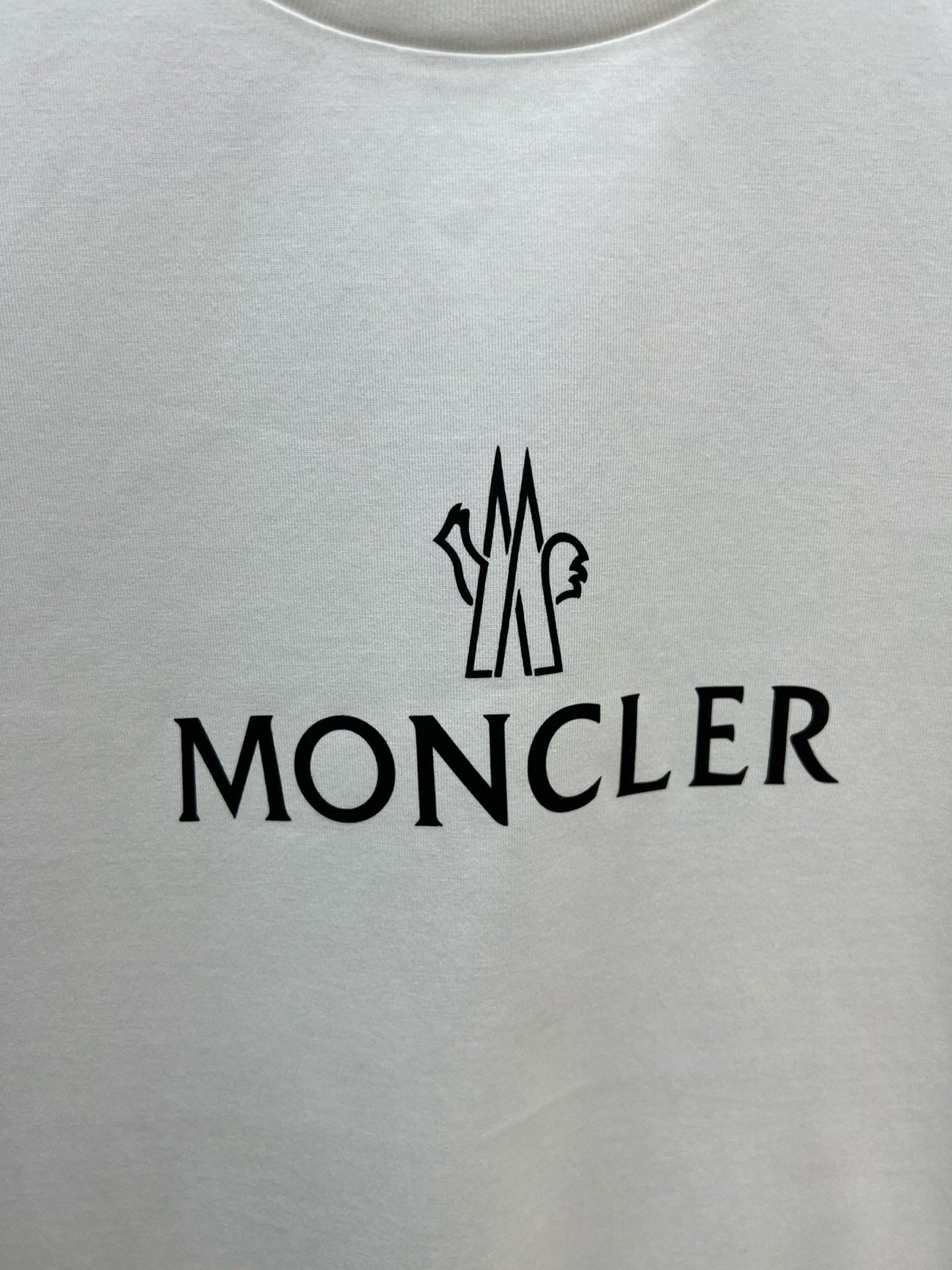 Moncler T-shirt