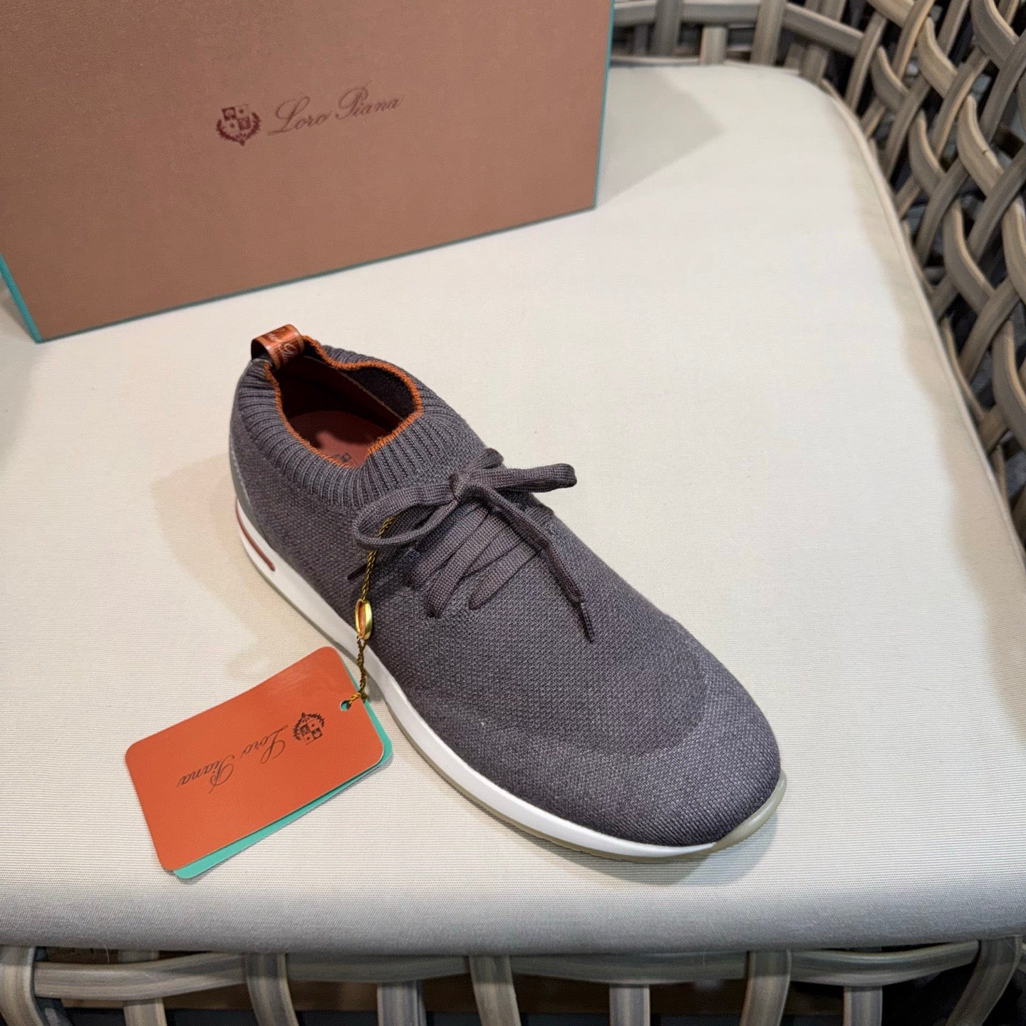LP Sneakers