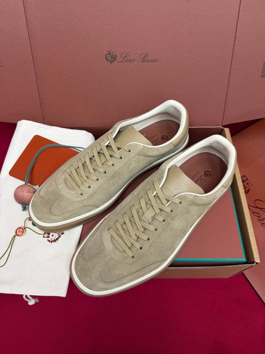LP Sneakers