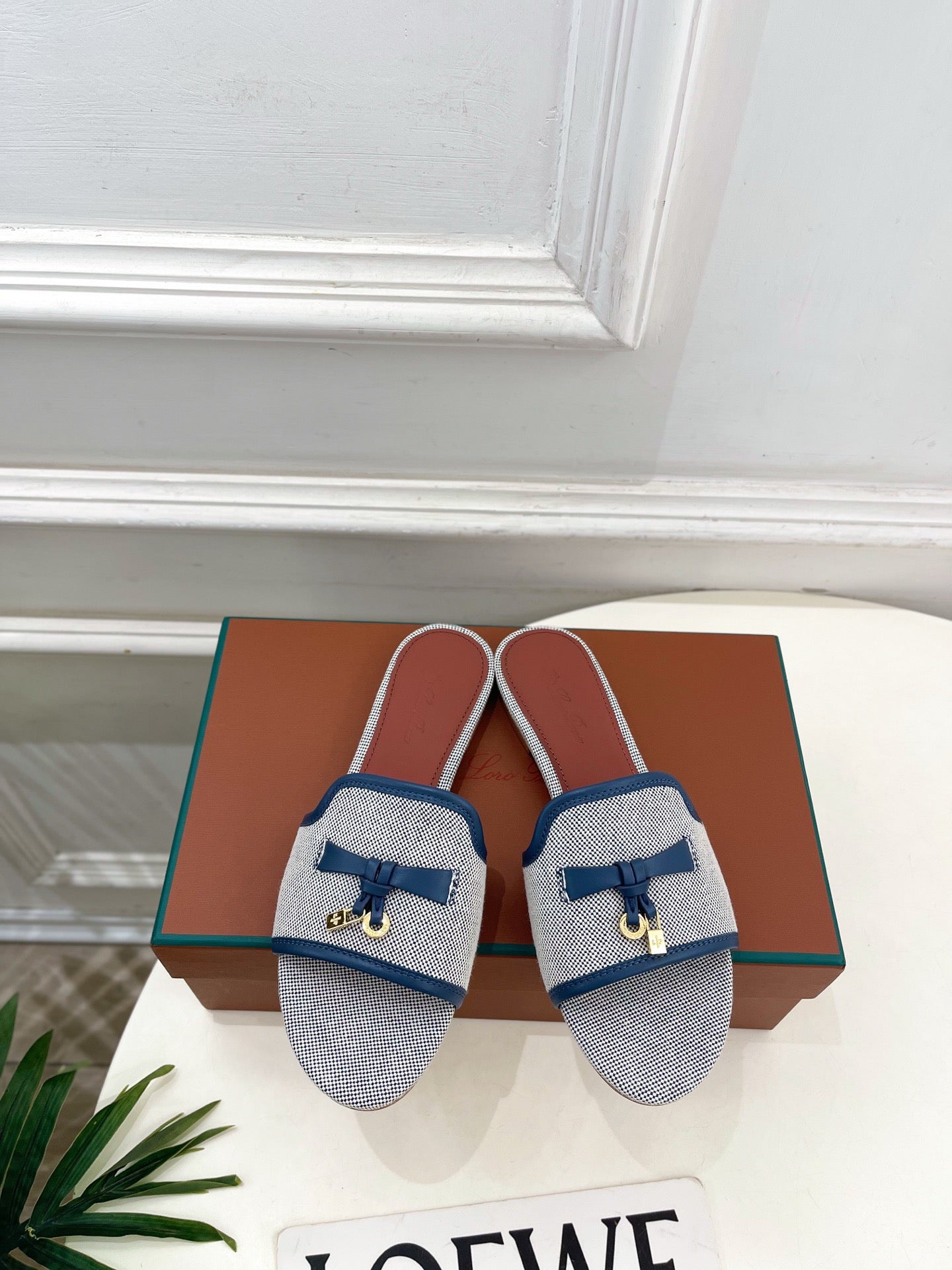 LP Sandals